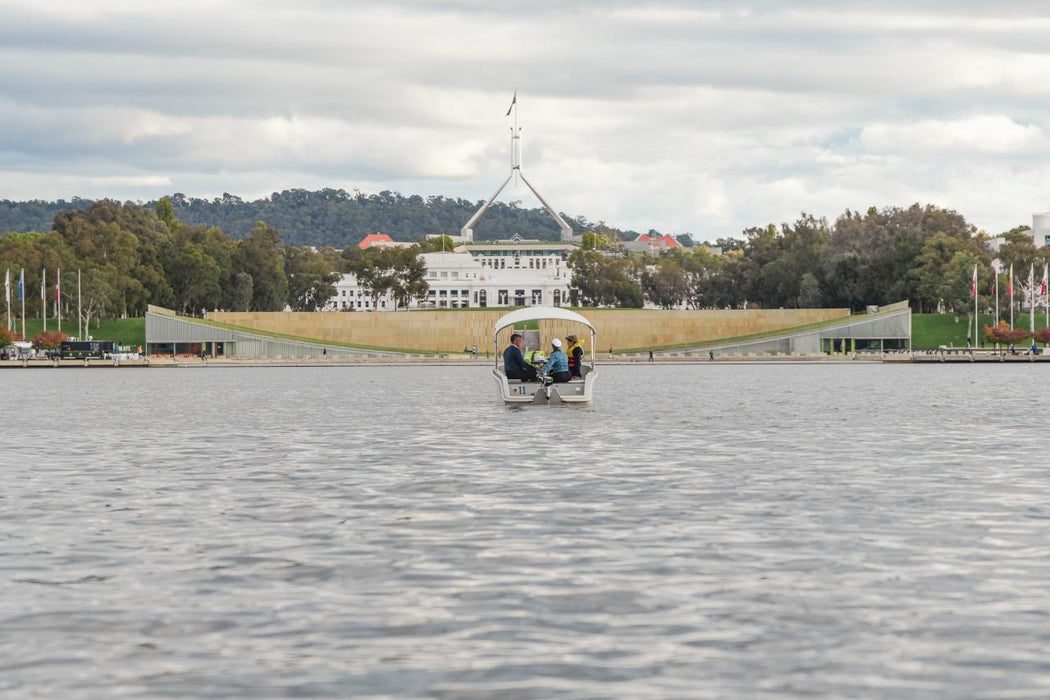 Goboat Canberra - 2 Hour Electric Picnic Boat Hire (Up To 8 People) - We Wander